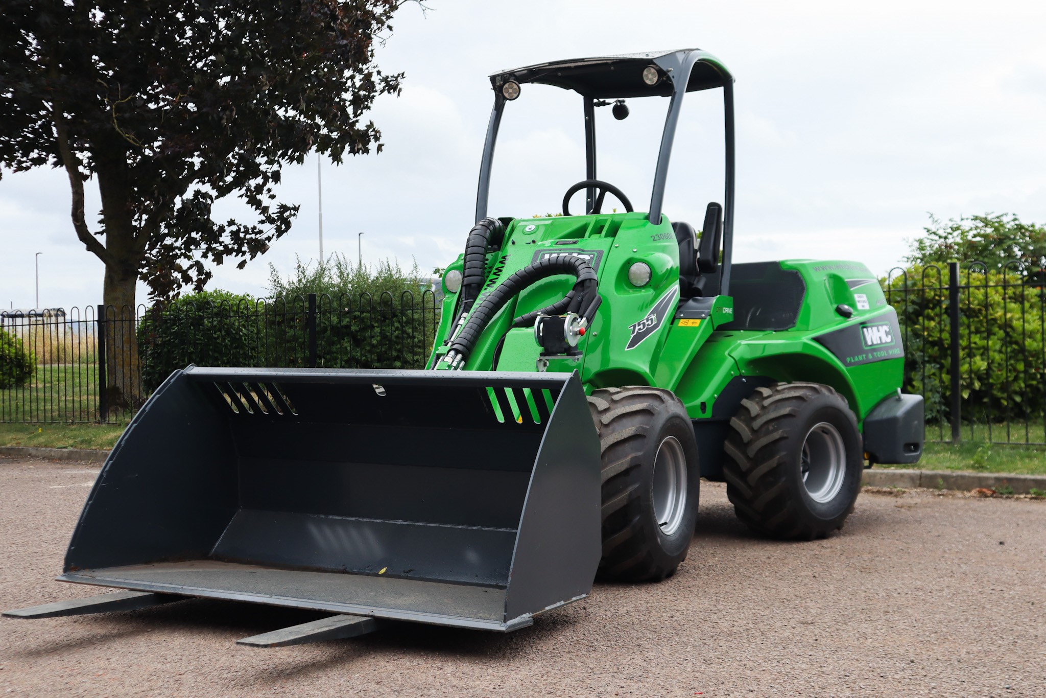 Avant 1 whc hire multi function compact loader